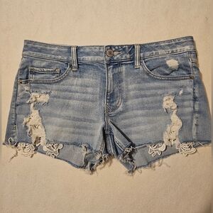 Express Light Blue Distressed Denim, mid Rise Shorts Womens STRETCHY SIZE 4.